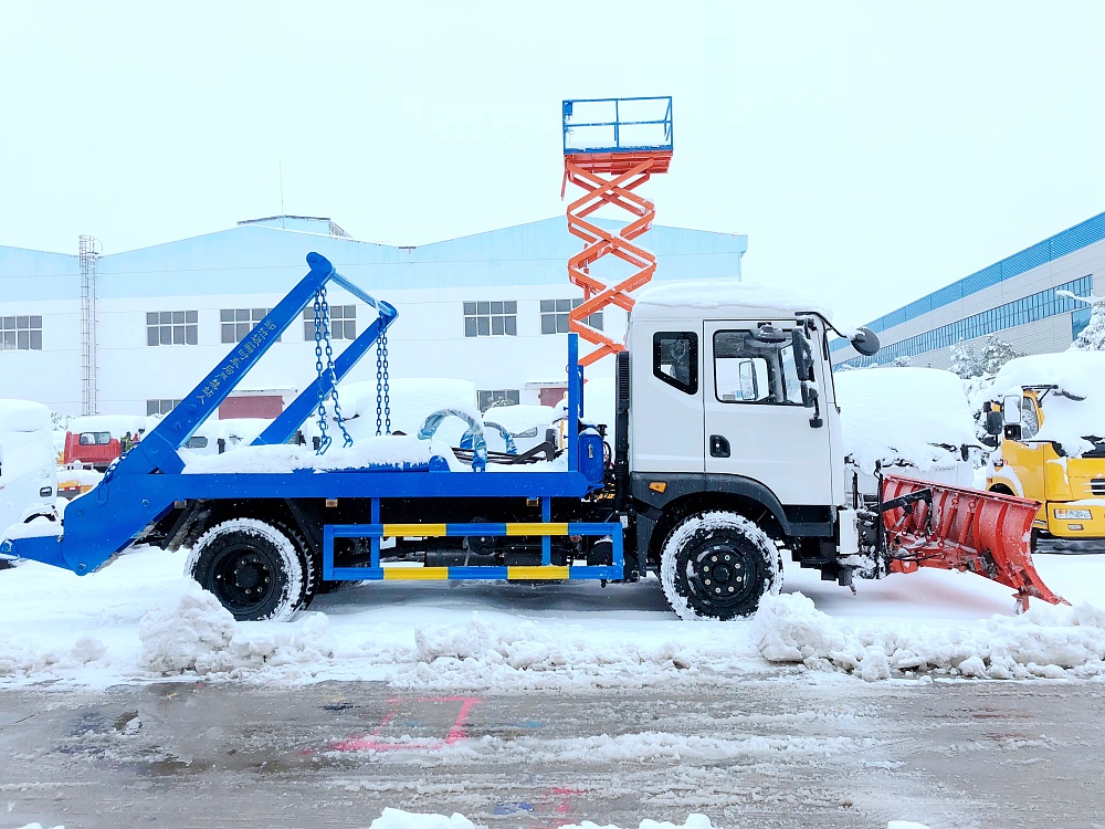 東風(fēng)T3擺臂垃圾車(chē)帶推雪鏟設(shè)備
